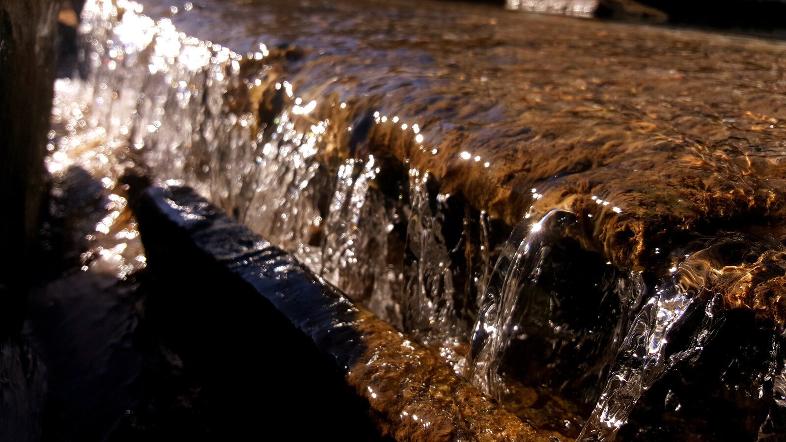 corrente de agua que foi tratada por Abrandadores